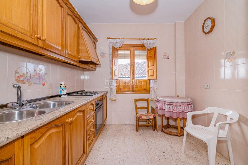 Foto f9740fa3-6b52-471c-8cb8-ae07d9390b07. Casa aparellada amb aparcament a Lecrín