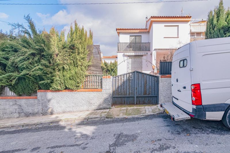 Foto 07bff236-387b-420b-8139-70868d8fd943. Casa bifamiliare con parcheggio in La Zubia Ciudad Zubia (La)