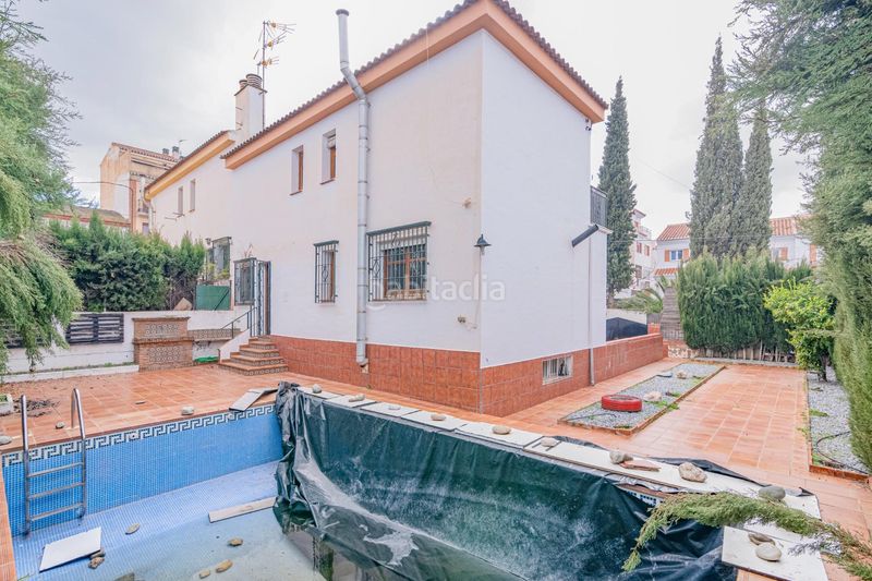 Foto 7fbc4552-aa10-4452-967c-d8a5361133d4. Casa bifamiliare con parcheggio in La Zubia Ciudad Zubia (La)