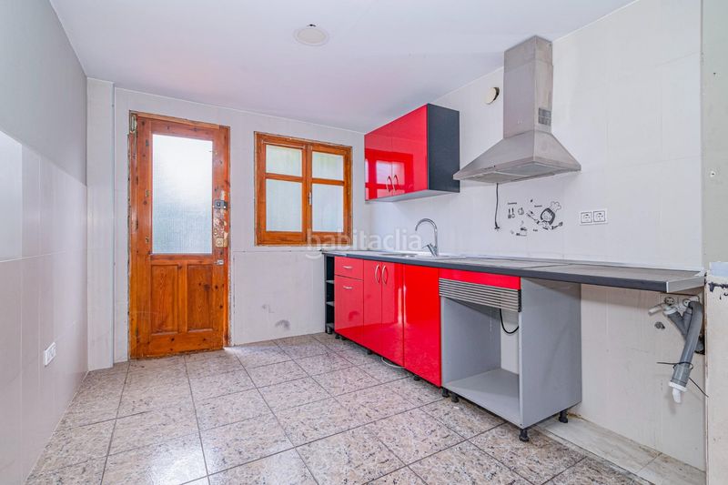 Foto a145713d-918e-41f3-a971-4c742818e286. Casa bifamiliare con parcheggio in La Zubia Ciudad Zubia (La)
