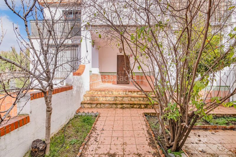 Foto b83aa4d7-df19-4210-9cb5-29130adcd248. Casa bifamiliare con parcheggio in La Zubia Ciudad Zubia (La)