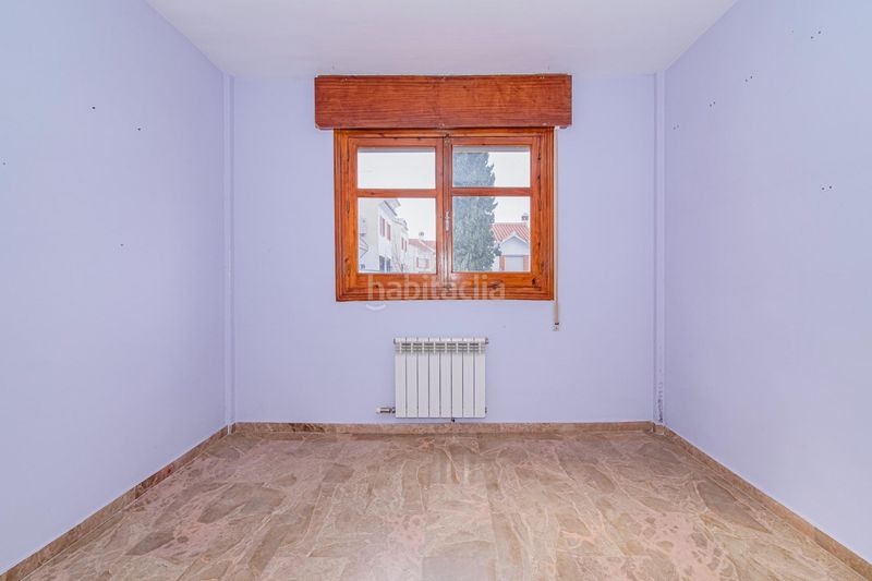 Foto c9a6acc2-904c-494d-8574-01a585dcbd5a. Casa bifamiliare con parcheggio in La Zubia Ciudad Zubia (La)