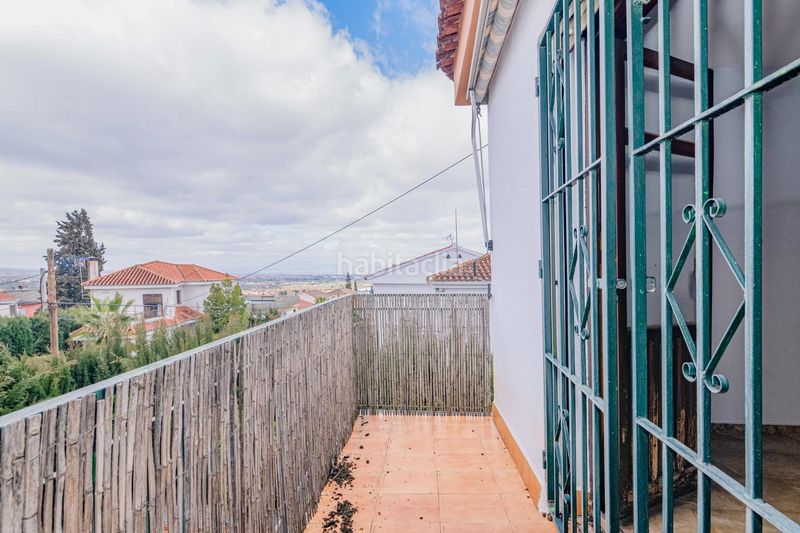 Foto f69de2e1-7be8-46eb-b864-060f91aef47f. Casa bifamiliare con parcheggio in La Zubia Ciudad Zubia (La)