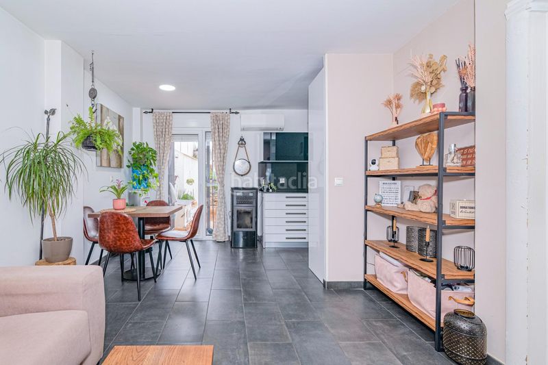 Foto 53858244-8e0e-4e37-b65a-b170d2e3b0bf. Casa adossada a Barrio de la Vega Monachil