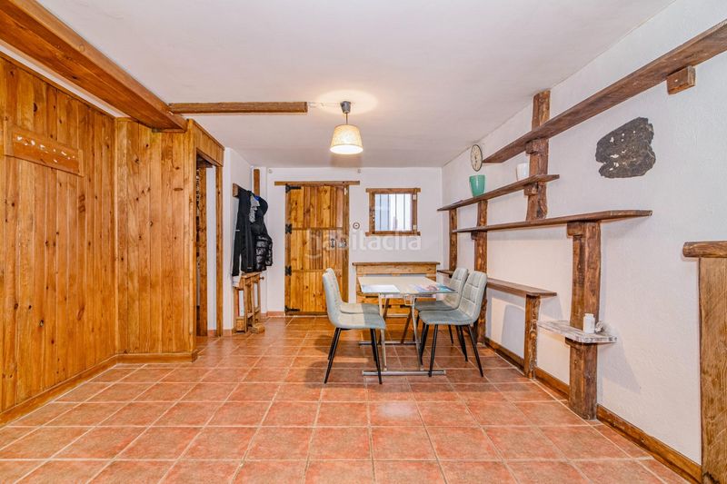 Foto 89b298f0-ed74-434f-b532-5c3ee054835c. Casa adossada a Barrio de la Vega Monachil