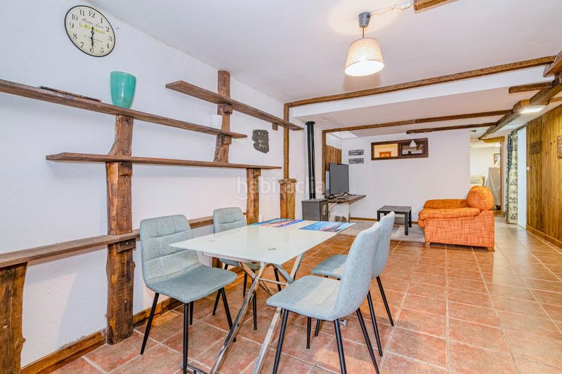 Foto fba5c5b7-86e1-473e-845f-004494cf13b2. Casa adossada a Barrio de la Vega Monachil