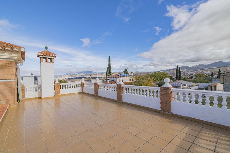 Foto 4ce809a2-d43f-4b0b-b5f0-6f3bac2a825d. Xalet a calle molinillo a Ogíjares