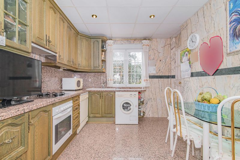 Foto 6215de25-2818-48e5-8657-d6060b83e1d8. Xalet a calle molinillo a Ogíjares