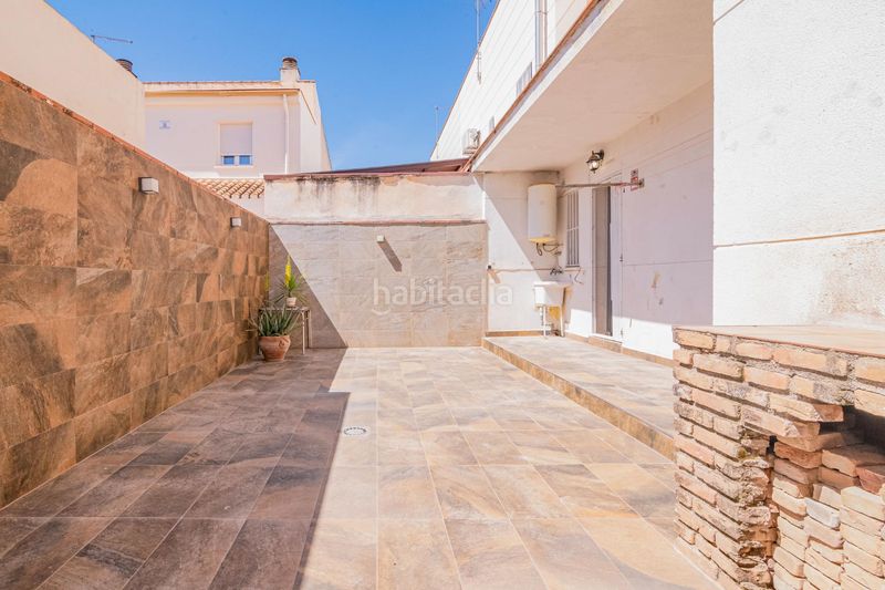 Foto ab930e4f-b3c5-4723-8841-5fd0cde09832. Casa adossada amb aparcament a Cúllar Vega