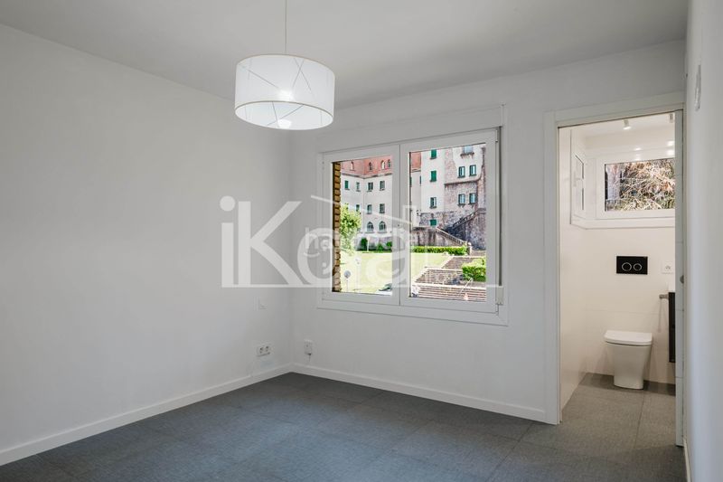 Foto 7b2f3d40-156c-4363-94f2-da1805522450. Duplex in heriz pasealekua 99 in Antiguo Donostia - San Sebastián