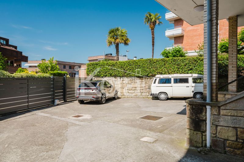 Foto ca79ebaf-433e-4e05-af7b-0e88bdb4a7a6. Duplex in heriz pasealekua 99 in Antiguo Donostia - San Sebastián