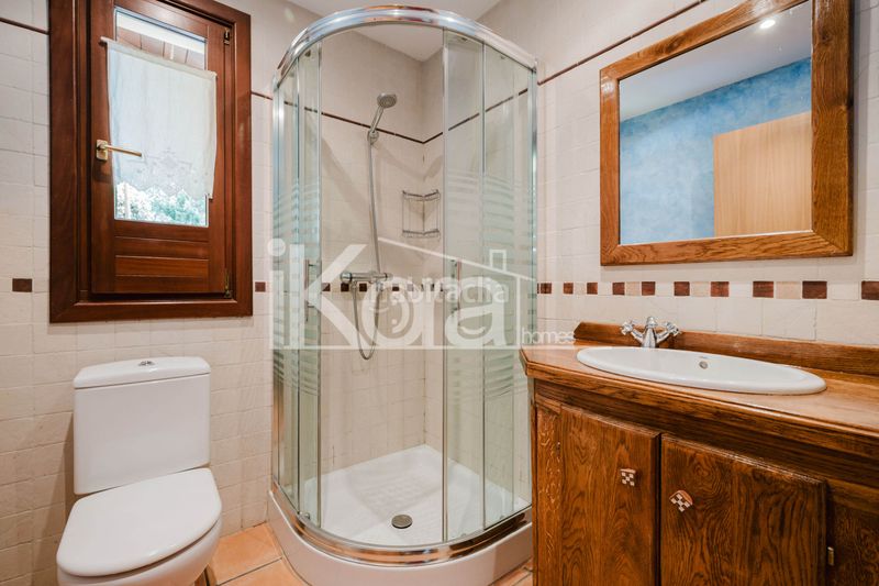 Foto f048e0c1-355d-4831-8ac2-d3d9e936360f. Casa adossada amb xemeneia calefacció aparcament piscina a Bergara