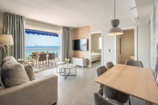 Rent Apartment  Avinguda mare de déu del sofrat 3. Maravilloso apartamento decorado con muebles de diseño