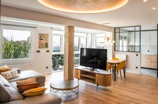 Rent Apartment  Avenida del arlanzón 9. Apartamento nuevo de lujo con vistas a la ciudad y al río arlanz