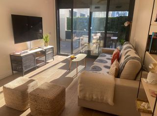 Location Appartement  Carrer manuel de falla 15. Ubicado cerca del barrio del serrallo, el barrio marinero de tar