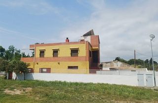 Haus en Corinto-Almard�. Casa en almard� a 300 m de la playa con 2 viviendas independient