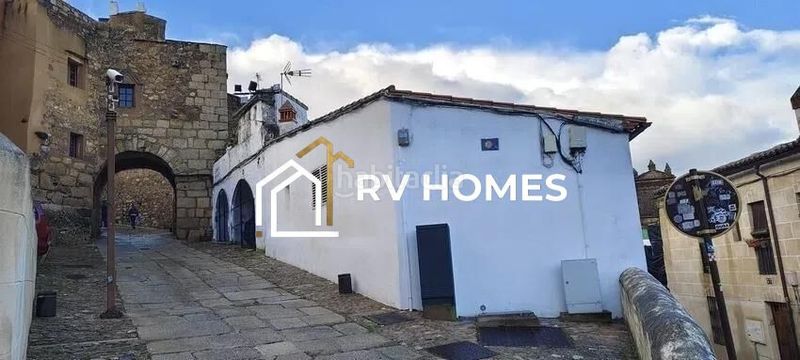 Foto d75bc78f-1bf0-45ff-bd78-aed069a059a2. Rent flat with heating in Casco Antiguo Cáceres