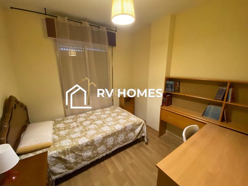 Foto b09b72d3-ecdd-47e0-b782-da561f557cc9. Rent flat with heating in Centro Cáceres