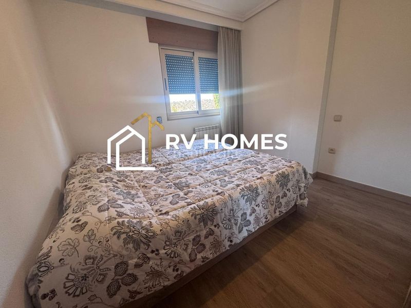 Foto 8feda61c-b4cd-4e89-8a8f-9fbecd998168. Rent flat with heating parking pool in Casco Antiguo Cáceres