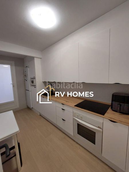 Foto 1a7fba3c-5b1d-45b9-8ec2-5c2430db345e. Rent flat with heating in Centro Cáceres
