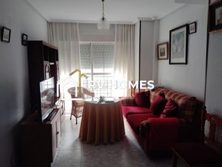 Rent Flat in Casco Antiguo. Amplio piso amueblado en plaza de italia  cáceres!