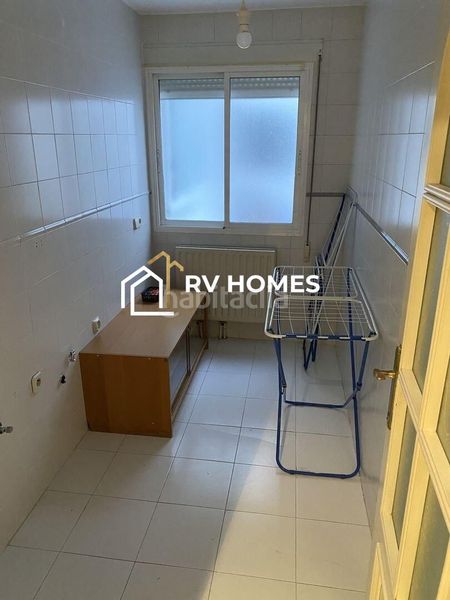 Foto a457f18a-767a-4585-97f2-a35a57a85bfa. Rent flat with heating parking in Centro Cáceres