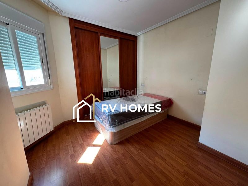 Foto c9b12158-cbb6-4260-8caf-db8d0da9d238. Flat with heating in Centro Cáceres