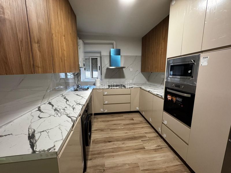 Foto 94fac7bc-bd1b-4fd4-93da-81e1583de23d. Rent flat with heating in Centro Cáceres