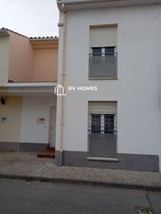 Casa a schiera in Casco Antiguo. Chalet adosado en valdesalor  vive tranquilo a 10 min de cáceres