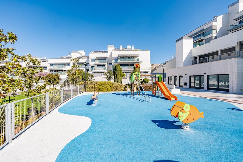 Foto 1c358c04-aea7-4eb0-bd56-650915f15cc6. Planta baixa a avenida seleccion española futbol 18 a Boadilla del Monte