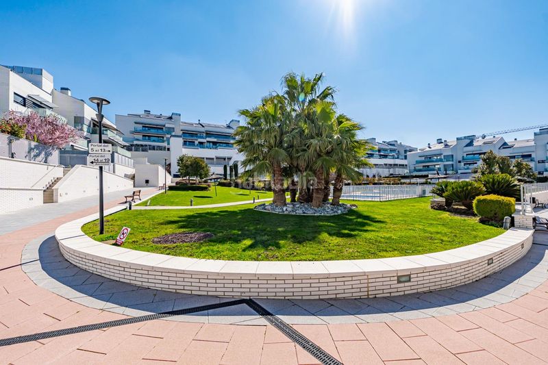 Foto af5e5dd4-8bcc-40e5-a5b7-15d391ce47bc. Planta baixa a avenida seleccion española futbol 18 a Boadilla del Monte