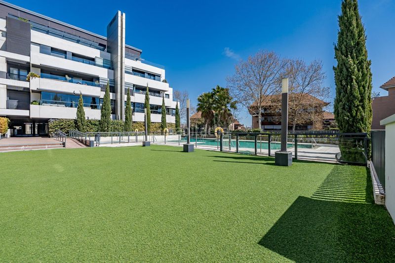 Foto 29cd862f-41b3-462f-800b-f37ca917e449. Flat with parking pool in Valdepastores-Las Encinas Boadilla del Monte