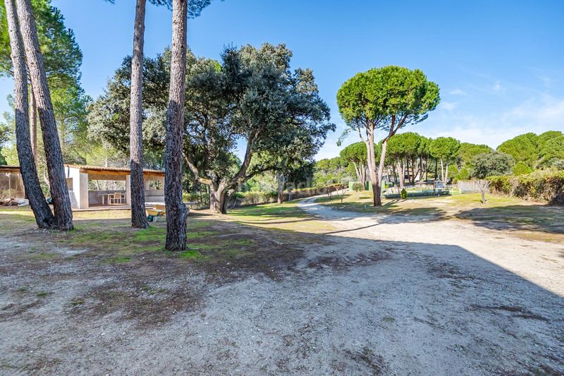 Foto fb8c1197-adfe-473c-8bb2-b711a294ee3d. Masia amb calefacció piscina a Tiemblo (El)