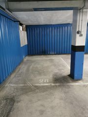 Parking coche en Colina