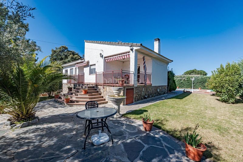 Foto a1edebaa-219d-4450-8fc6-fc5ff33731db. Chalet  individual con piscina en Cerro Alarcón Valdemorillo