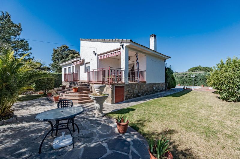Foto b9cde41c-c93d-4fe6-b9e0-0f21eca4189b. Chalet  individual con piscina en Cerro Alarcón Valdemorillo