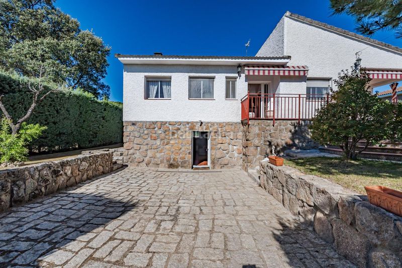 Foto bef0f3c1-a524-429a-917b-fc9825fb720b. Chalet  individual con piscina en Cerro Alarcón Valdemorillo