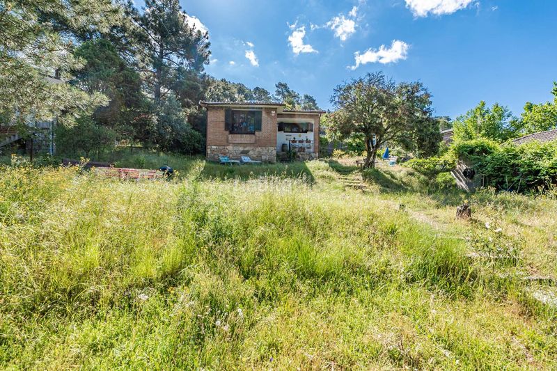 Foto 4351451c-dd82-4887-873b-286399b26412. Chalet  independiente en Robledo de Chavela