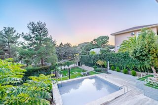 Chalet in Pino Alto-Navarredonda. Chalet individual en valdemorillo  urb. mirador del romero