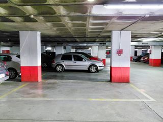 Aparcament cotxe a Vadillos