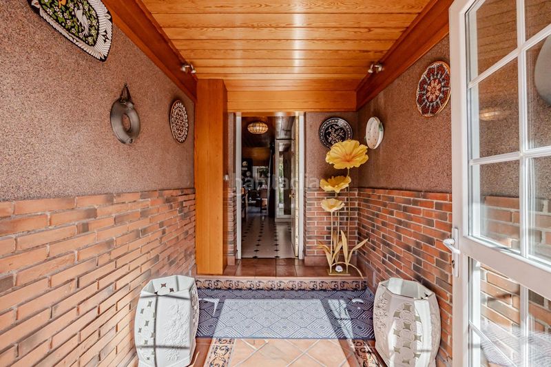 Foto bc98147c-d9ff-47ef-ae4d-440aa799f59c. Casa adossada amb calefacció aparcament piscina a Boadilla del Monte