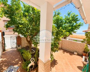 Location Maison  Requena. Amplia casa adosada amueblada de 3 dormitorios con terraza, pati