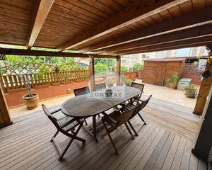 Location Appartement à Manantiales-Estación de Autobuses. Alquiler de septiembre a junio  2 dormitorios, gran terraza, gar
