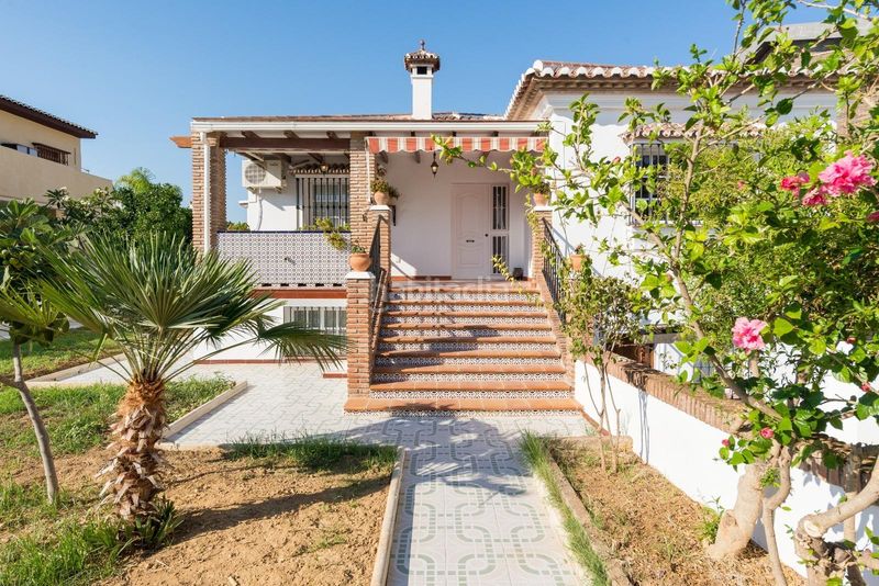Foto ee6d7710-ebff-4666-89a1-e750caf70025. Rent chalet with parking pool in Capellanía - Retamar Alhaurín de la Torre
