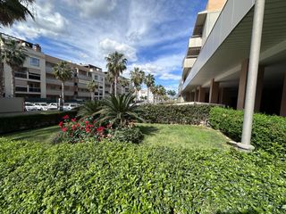 Apartament  Escritor angel palomino. Exclusiva propiedad de 170m2 con gran terraza y 2 plazas de gara
