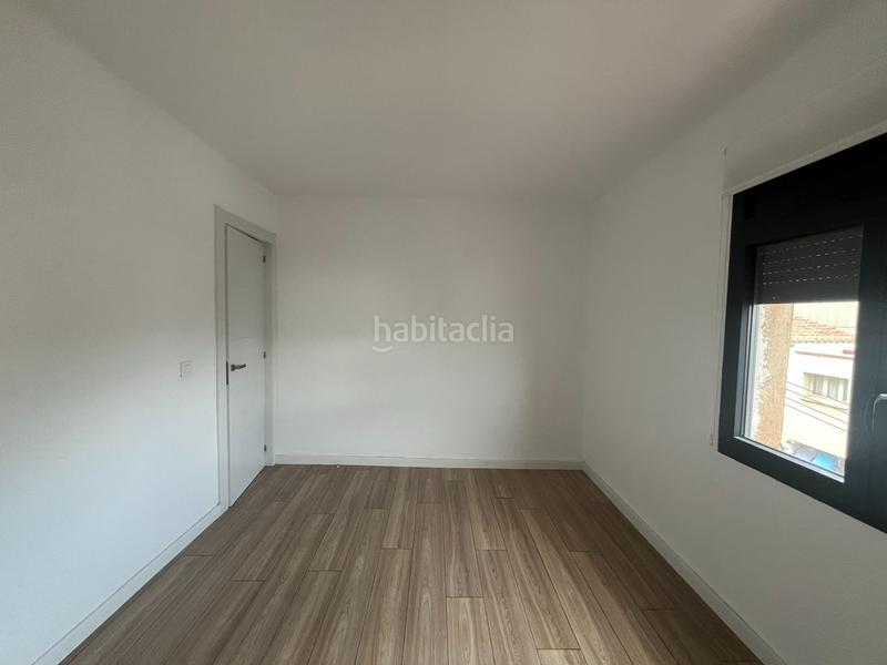 Foto e2b83873-b59e-4e7a-a7a4-e79e56de8fa2. Alquiler piso  reformado sin ascensor en La Cogullada en Terrassa