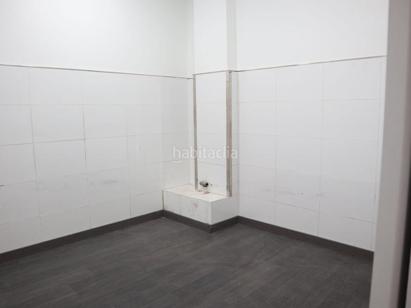 Foto 09d4c3ba-16ff-45df-bc27-fd6e0eecec59. Local comercial a Barri del Centre Terrassa