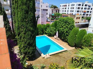 Xalet  Carrer frau. Exclusiva propiedad en cambrils a 50 m del mar, con piscina, lic
