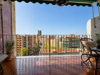 Etagenwohnung  Avinguda catalunya. Precioso piso de 142 m² construidos (123 m² útiles), con una exc