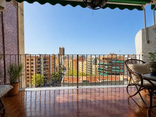 Appartement  Avinguda catalunya. Precioso piso de 142 m² construidos (123 m² útiles), con una exc